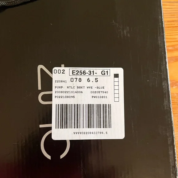 Zinc basketweave ankle strap heels, size 6.5 - Picture 6 of 6